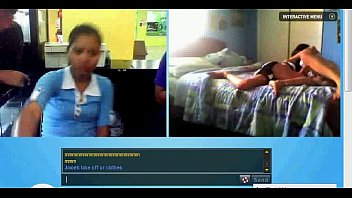 Gadis Indonesia Menggoda Di Depan Webcam