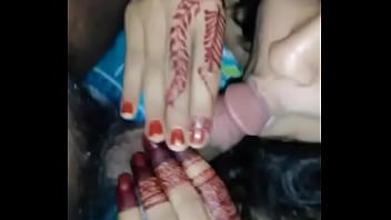 Desi Yang Menggoda, Tubuhnya Memanggil Hasrat