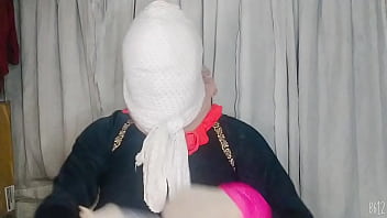 Gadis Berhijab Mengikat Dirinya Sendiri Dengan Nafsu