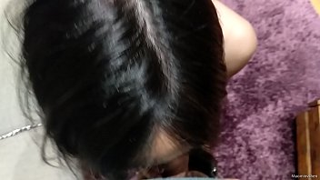 Gadis Oriental Mengulum Batangku Hingga Aku Memuntahkan Sperma Ke Dalam Mulutnya Yang Menggoda