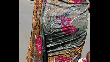 Paha Dan Pantat Menggoda Dalam Balutan Saree