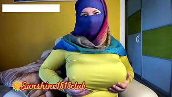 Gadis Arab Muslim Berhijab Dari Timur Tengah Dengan Payudara Besar Di Rekaman Kamera Tanggal 2 November