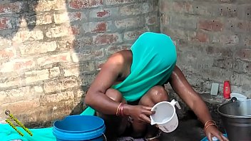 Video Mandi Seksi Gadis Desa India Radhika