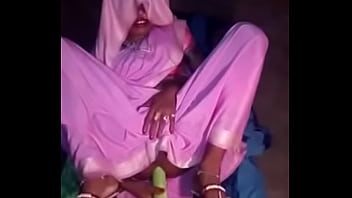Sanskari Menantu India Menggairahkan Diri Dengan Kerudung