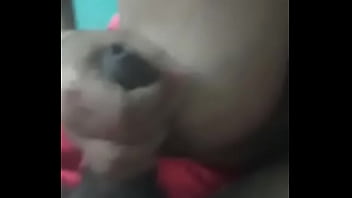 Istri Desi Menggenggam Dan Mengocok Dengan Penuh Gairah