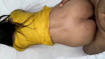 Gairah Liar Di Pantat Besar Ibu Tiriku