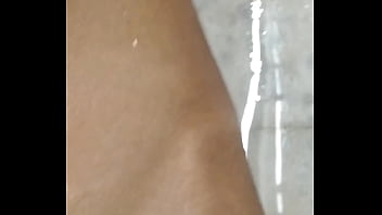 Kakak Tiri Desi Menggoda Adik Tirinya Dengan Telanjang Bulat