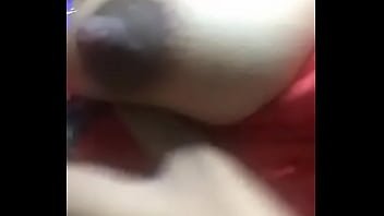 Pameran Payudara Desi, Gadis Imut Yang Menggoda