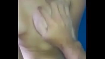 Gadis India Yang Menggoda Dengan Lekuk Tubuh Yang Memikat