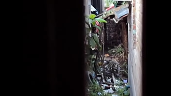 Desi Buang Air Kecil Dan Kencing3.avi