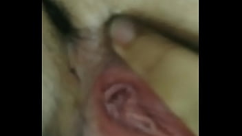 Tawanan Tiongkok Memamerkan Memek Perawan Yang Menggoda