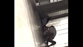 华师走廊激情碰撞，欲火难耐的缠绵时刻