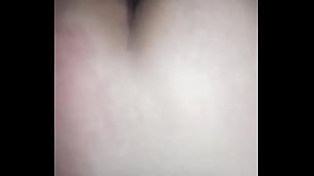 Novinha Gemendo De Tesão Enquanto Senta Na Pica E Leva Tapas Na Bunda.
