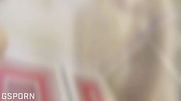 Gadis Thailand Asia Yang Seksi Masturbasi Dan Menyiram Memek Berbulunya Di Kamar Mandi