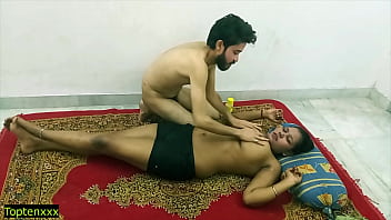 Gadis India Seksi Pijat Panas Dan Bercinta Romantis Dengan Remaja Cowok!