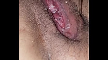 Istri Desi Buang Air Kecil Dengan Genit