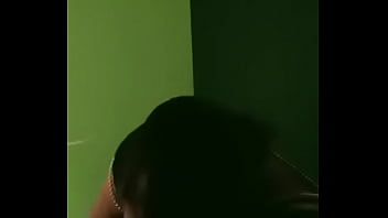 Bibi Desi Yang Menggoda Menghisap Batangku Bagian 1