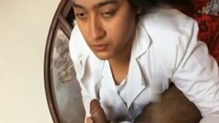 Gadis Dhaka Mengisap Kontol Temannya Dalam Video Porno Desi