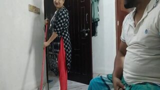 Istri Montok Bantu Suami Mainin Kontol Saat Bercinta Ala Pasangan Desi