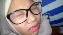 Mengaduh Nikmat Saat Tubuh Terguncang Kenikmatan