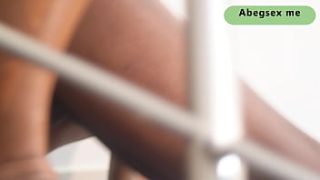 Menyetubuhi Kakak Tiriku Di Tangga Dan Memancur Di Kontol Hitam Besarnya