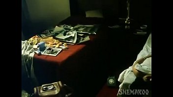 Adegan Mesra Rakhee Di Film Paroma – Sensual Dan Menggoda (360p)