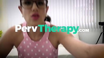 Karlee Grey Digoyang Payudara Oleh Kontol Gede Saudara Tiri Yang Horny