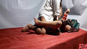 Ibu Tiri India Selatan Dan Putra Tirinya Bercinta Di Hari Ulang Tahun Pernikahannya Bagian 1