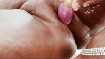 Desi Bhabhi Yang Menggoda Dan Penuh Nafsu