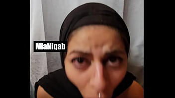 Koleksi Lengkap Arab Housewife Mia Niqab – Erotisme Tersembunyi Di Balik Cadar