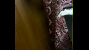 Bibi India Bergairah Dengan Payudara Besar Tertekan Dan Terbuka