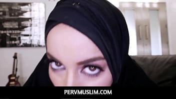 Victoria June, Gadis Arab Terseksi Yang Menggairahkan Dan Membangkitkan Nafsu