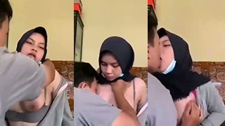Goyang Payudara Pacar Usai Kelas