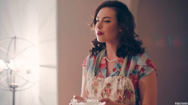 Kembali Ke Rumah: Kisah Panas Whitney Wright Dan Casey Calvert