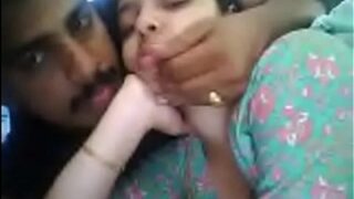 Pasangan Muda Mesra Bercinta Panas Di Video Porno India Yang Menggoda