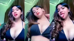Putri Naya, Abg Montok Yang Menggoda Saat Berganti Bra