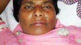 Video Panas Tante India Lokal Menggoda Dengan Adegan Ranjang Yang Tak Terlupakan