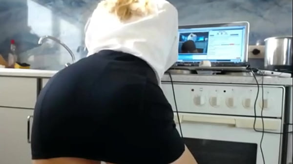 Masturbasi Di Webcam Live: Gadis Nakal Menggoda Dengan Jari