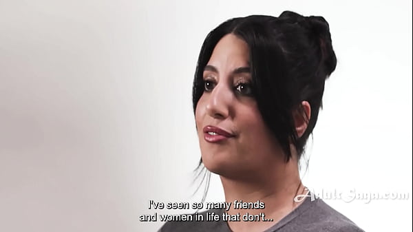 Sarah Arab Yang Montok Membuka Dirinya