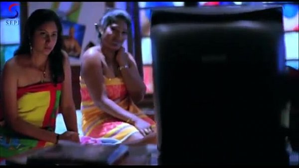 Gadis Nakal Menonton Mms Adegan Panas – Zehreeli Nagin [2012] – Dub Hindi