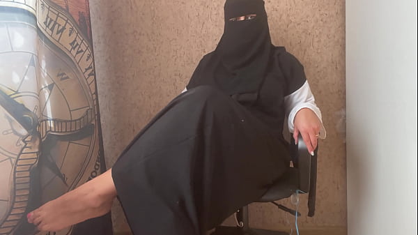 Gairah Membara Dari Milf Arab Berhijab