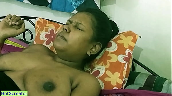 Cowok Muda India Panas Menggoyang Pelayan Kamar Di Hotel Lokal! Adegan Ranjang Hindi Terbaru