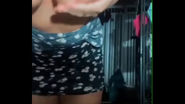 Gadis Cantik Yang Bikin Geli Di Live Streaming