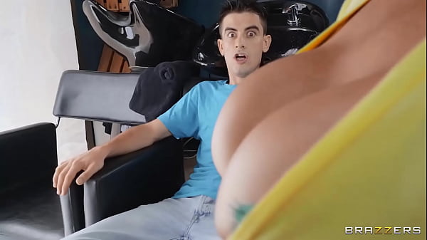 Tukang Cukur Yang Bisa Memberimu Kepuasan Ekstra / Brazzers / Unduh Lengkap Di Https://zzfull.com/clie
