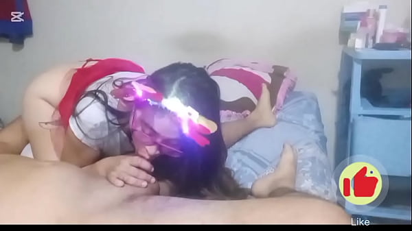 Hijastra Caliente Sorprende A Su Padrastro Con Una Noche NavideÑa Llena De Deseo Y PasiÓn