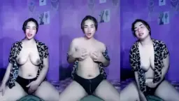 Belinda Toge Mengelus-elus Memeknya Sambil Mendesah-desis Penuh Nafsu