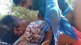 Bihari Jalang Liar Panas Di Luar Ruangan