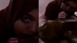 Gadis Berhijab Cokelat Yang Menggoda
