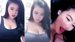 Kaos Tanktop Hitam Yang Menggoda