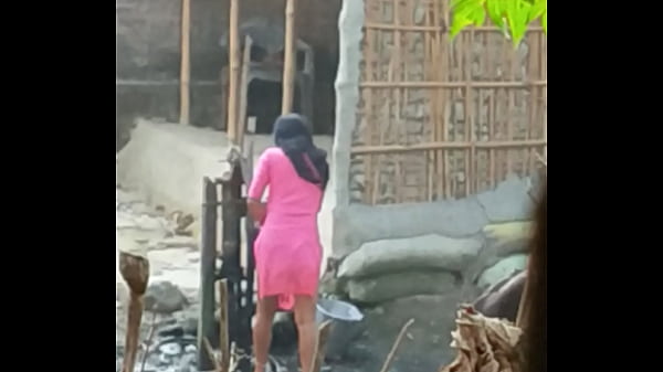 Adik Desi Mandi Telanjang, Tubuh Seksi Menggoda